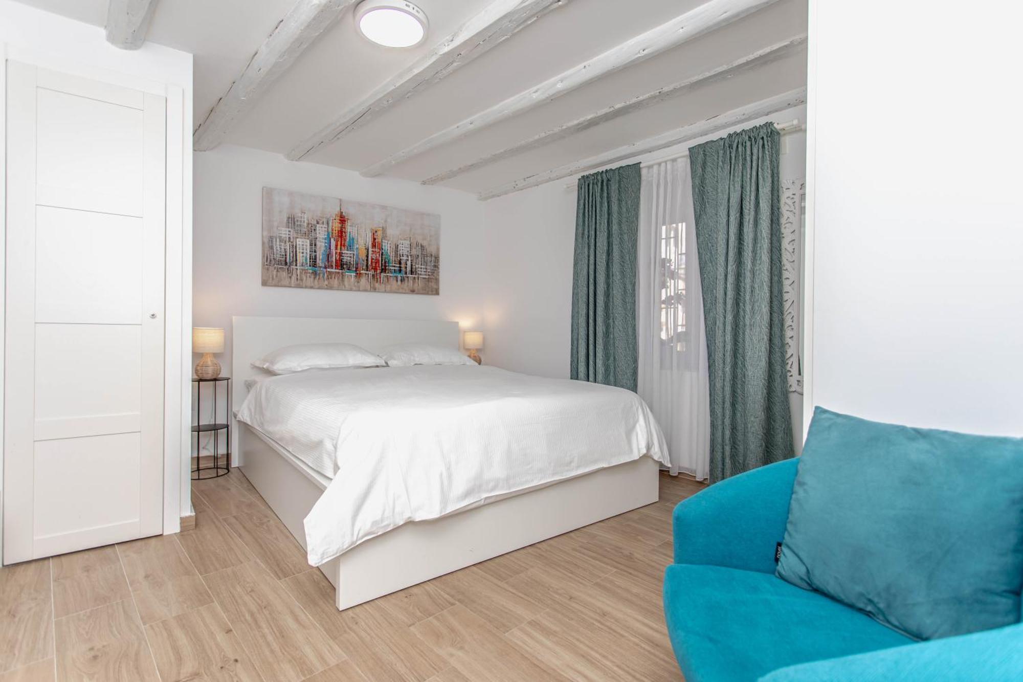 Apartament Dioniz *